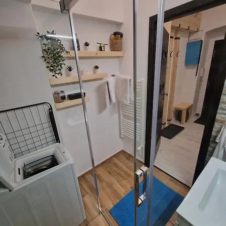 Апартаменты Cozy Basement - Self Check In Братислава