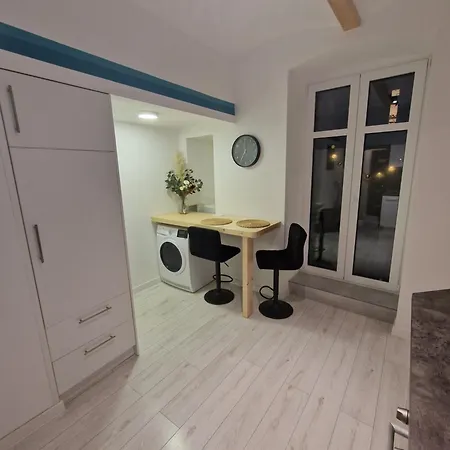 Cozy Basement - Self Check In Апартаменты