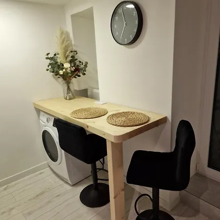 Cozy Basement - Self Check In Апартаменты Братислава