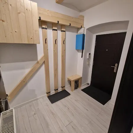 Cozy Basement - Self Check In * Братислава