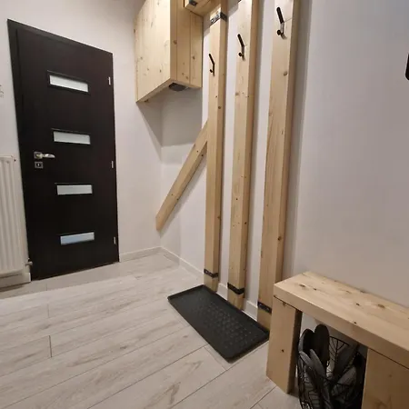 Cozy Basement - Self Check In * Братислава