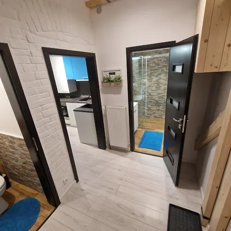 Cozy Basement - Self Check In Братислава